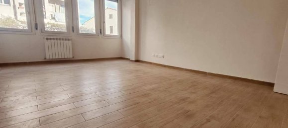 2 bedrooms Apartment in Florence, Italy No. 265792 2