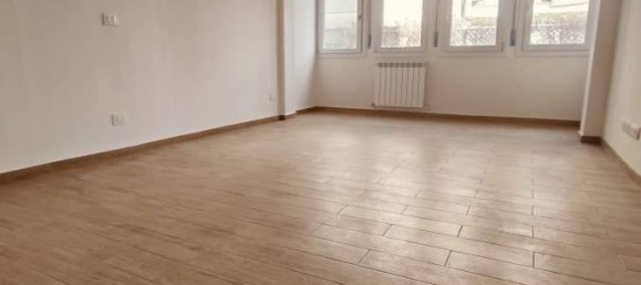 2 bedrooms Apartment in Florence, Italy No. 265792 3