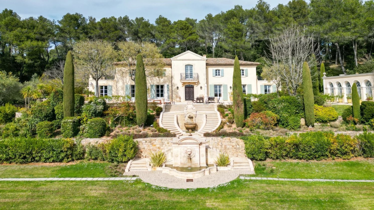 7 غرف نوم قلاع في Aix-en-Provence, France رقم 295444