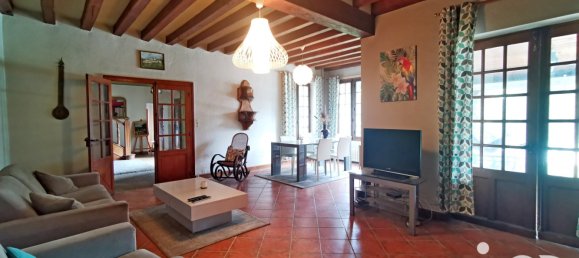 Casa de 3 dormitorios en Montgivray, France No. 215133 4