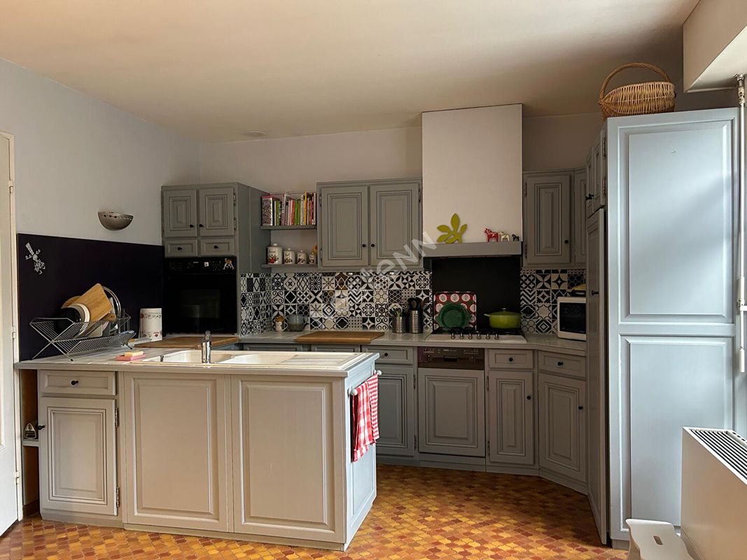 Casa de 3 dormitorios en Osny, France No. 151746