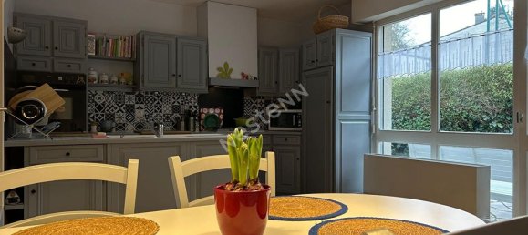 Casa de 3 dormitorios en Osny, France No. 151746 2