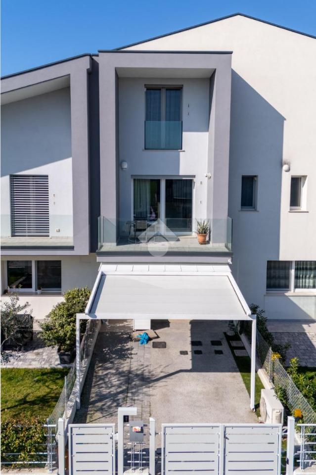 Casa de 4 divisões em San Mauro Pascoli, Italy N.º 13752