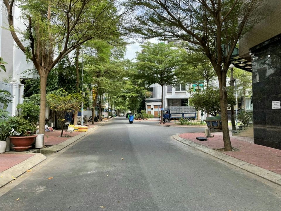 70m² Land in District 7, Vietnam No. 7739