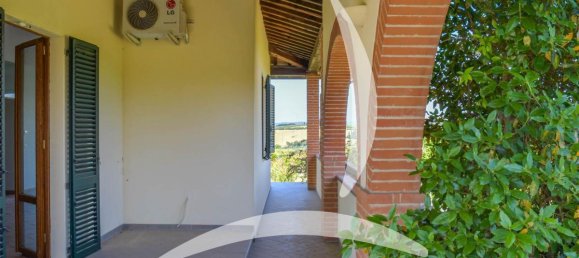 Villa de 5 dormitorios en Foiano della Chiana, Italy No. 1567 12