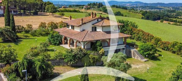 Villa de 5 dormitorios en Foiano della Chiana, Italy No. 1567 2