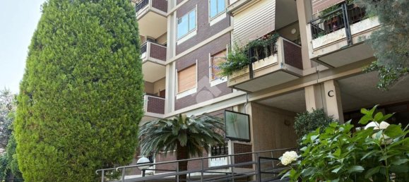 4 bedrooms Apartment in Rome, Italy No. 318568 6