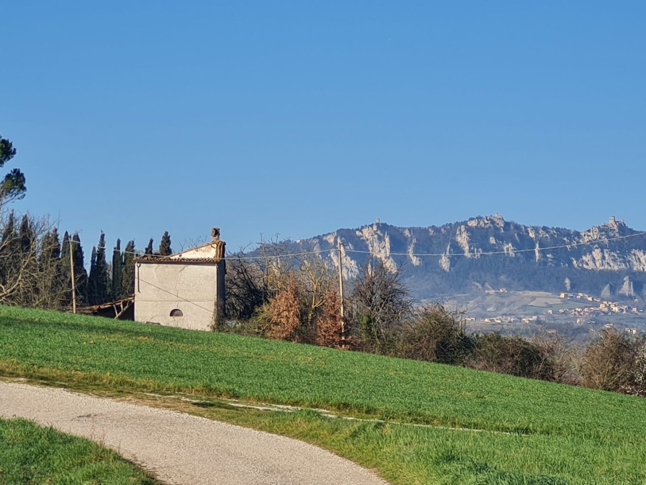 6 rooms House in Coriano, Italy No. 211432