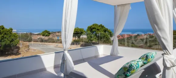 4 bedrooms Villa in Estepona, Spain No. 183166 17