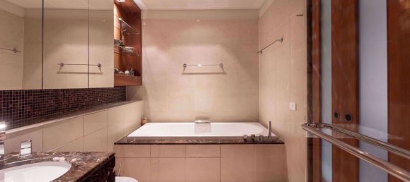3 bedrooms Condo in Khlong Toei, Thailand No. 10444 17
