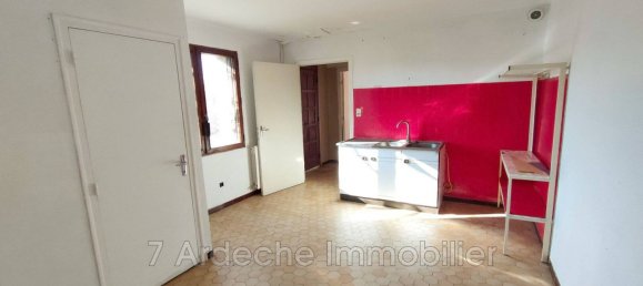 4 bedrooms Villa in Villeneuve-de-Berg, France No. 208078 11