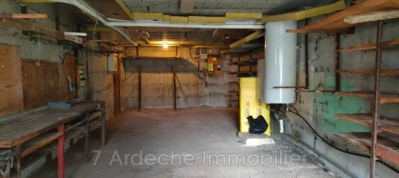 4 bedrooms Villa in Villeneuve-de-Berg, France No. 208078 15