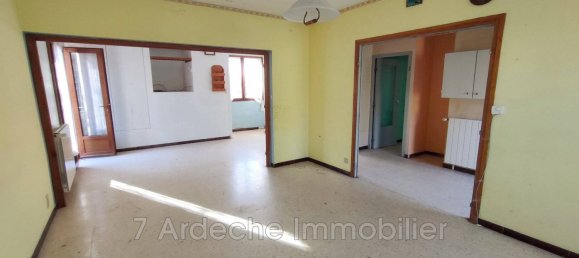 4 bedrooms Villa in Villeneuve-de-Berg, France No. 208078 3