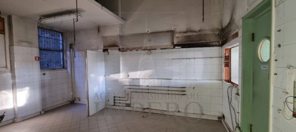 130m² Commercial property in Ospedaletti, Italy No. 83022 11