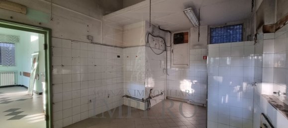 130m² Commercial property in Ospedaletti, Italy No. 83022 12