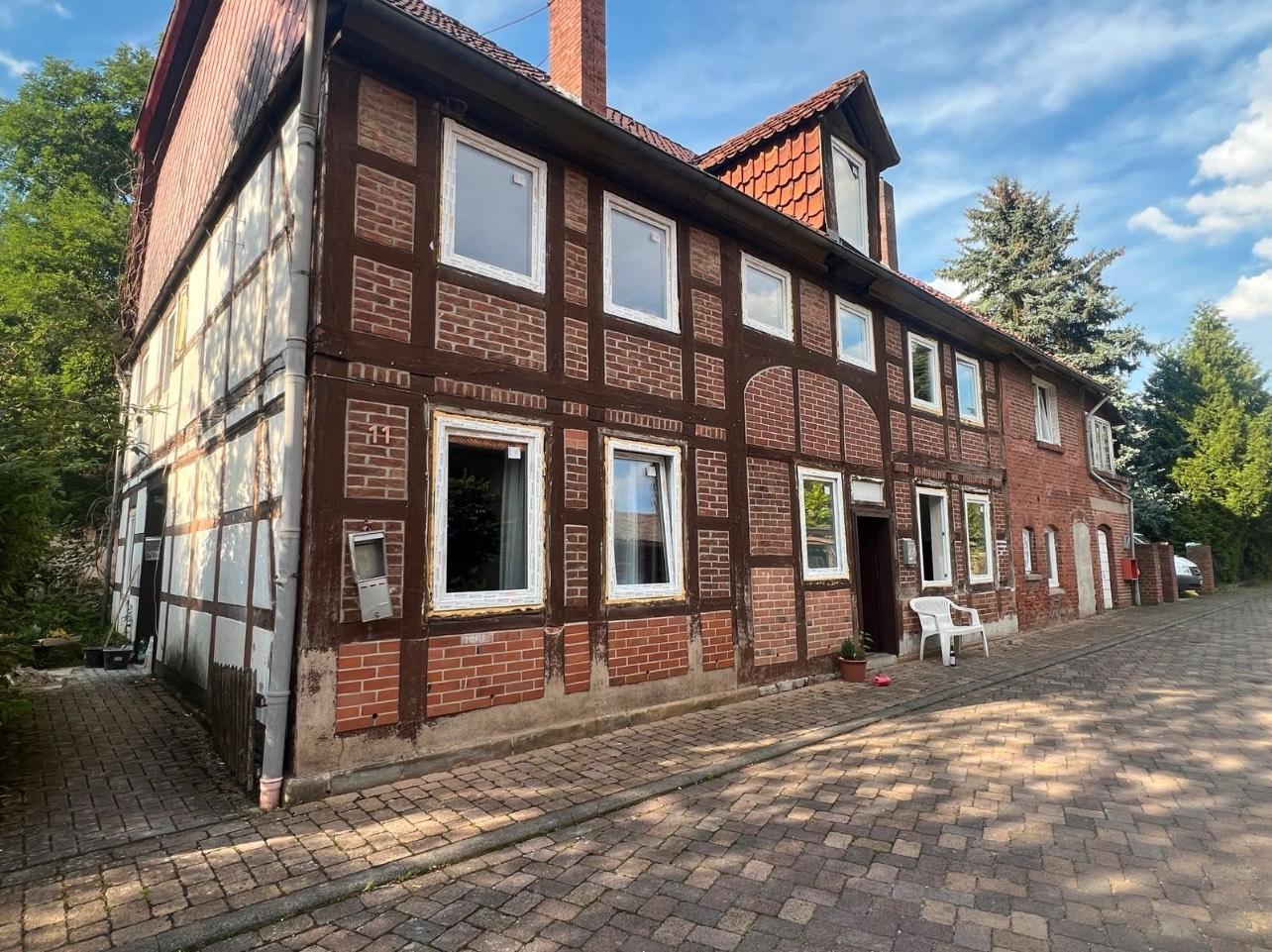 Дом с 10 комнатами в Хамельн-Пирмонт, Германия № 357852