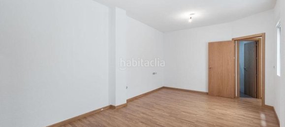 Apartamento de 3 dormitorios en Granada, Spain No. 157248 4