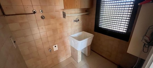 5 bedrooms Apartment in Modena, Italy No. 353652 20