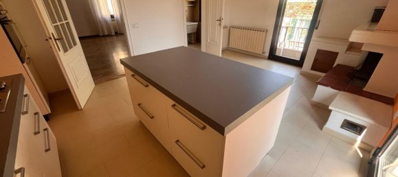 5 bedrooms Apartment in Modena, Italy No. 353652 5