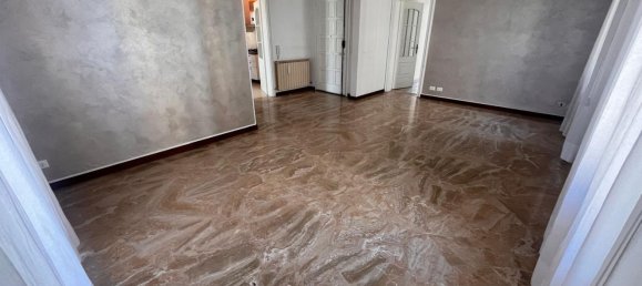 5 bedrooms Apartment in Modena, Italy No. 353652 10