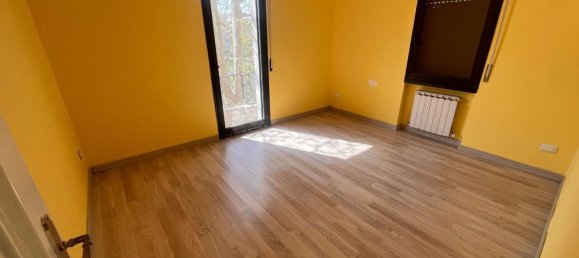 5 bedrooms Apartment in Modena, Italy No. 353652 13