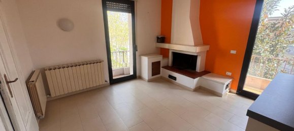 5 bedrooms Apartment in Modena, Italy No. 353652 2