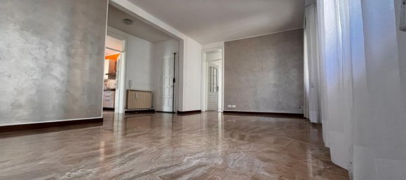 5 bedrooms Apartment in Modena, Italy No. 353652 6
