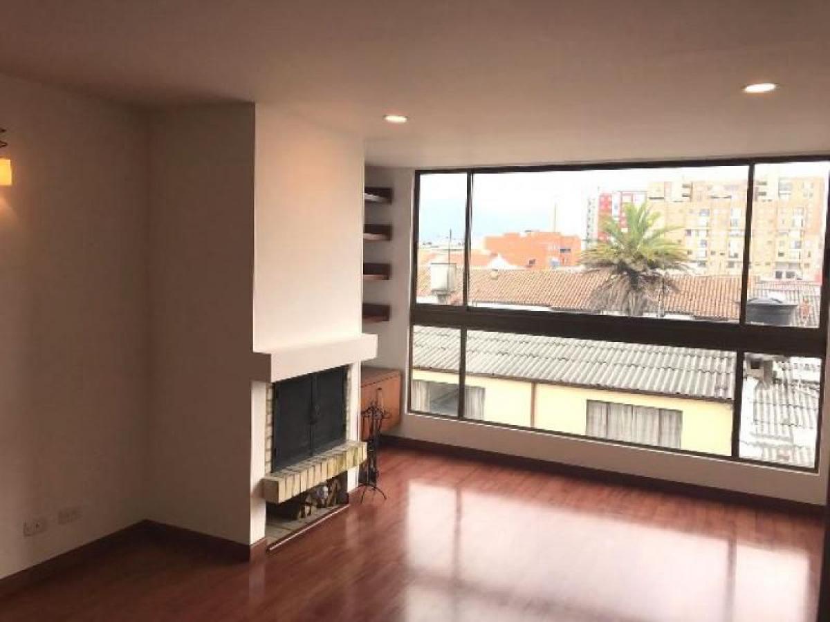 Casa de 3 dormitorios en Bogotá, Colombia No. 11207