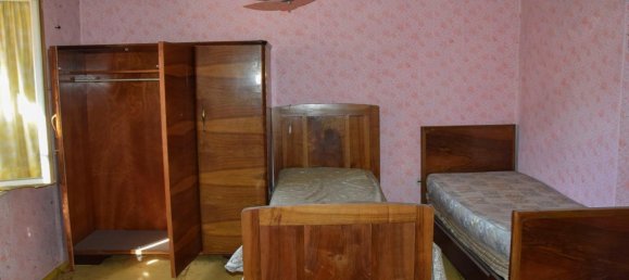 5 rooms House in Malé, Italy No. 89781 10