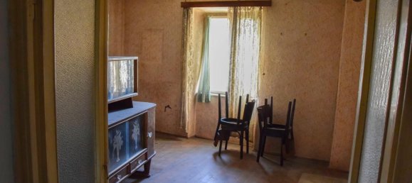 5 rooms House in Malé, Italy No. 89781 5