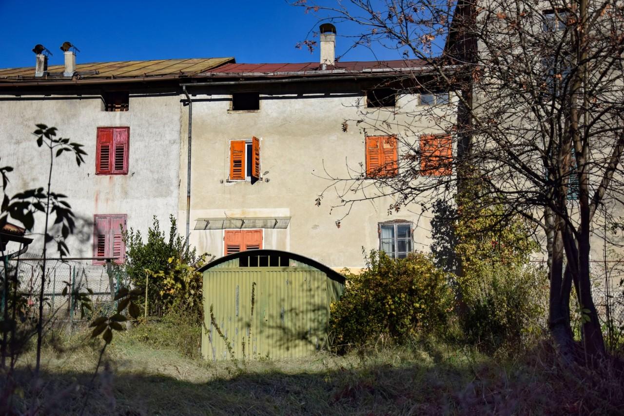 5 rooms House in Malé, Italy No. 89781
