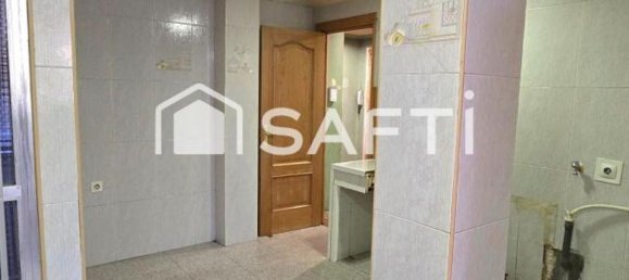 4 Schlafzimmer Wohnung in Parla, Spain, Nr. 179073 14