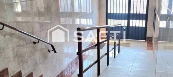 4 Schlafzimmer Wohnung in Parla, Spain, Nr. 179073 2