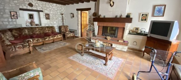 4 bedrooms House in Maille, France No. 57130 3