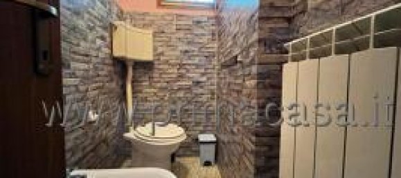 Квартира с 3 комнатами в Новеллара, Италия № 162726 4