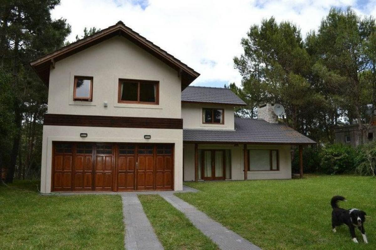 3 bedrooms House in Mar del Plata, Argentina No. 98802