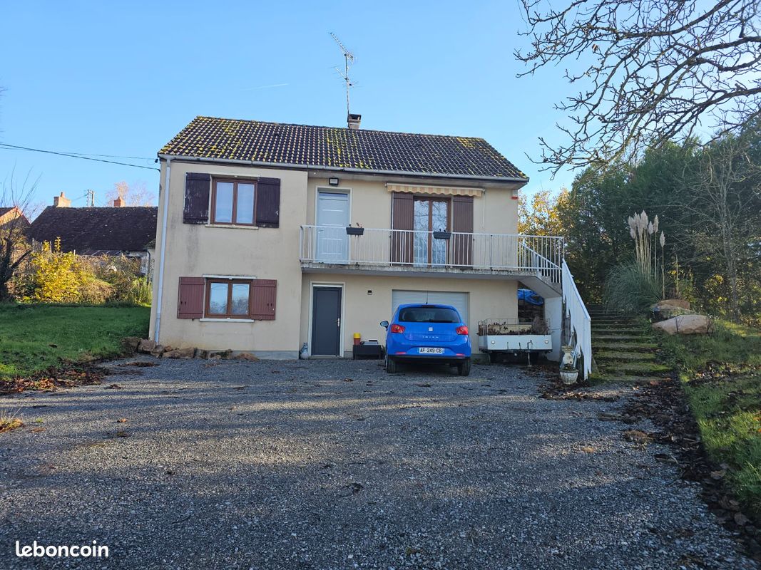 3 bedrooms House in Gracay, France No. 157126