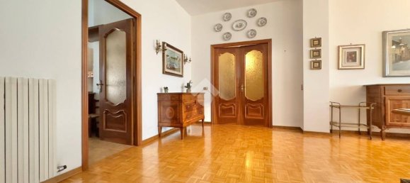 3 Schlafzimmer Wohnung in Novi Ligure, Italy, Nr. 15813 11