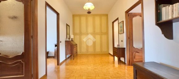 3 Schlafzimmer Wohnung in Novi Ligure, Italy, Nr. 15813 17