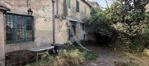 5 bedrooms House in Vauvert, France No. 339934 2