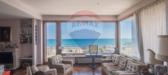 3 bedrooms Penthouse in Montesilvano, Italy No. 262163 2