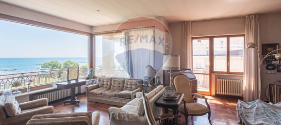 3 bedrooms Penthouse in Montesilvano, Italy No. 262163 5