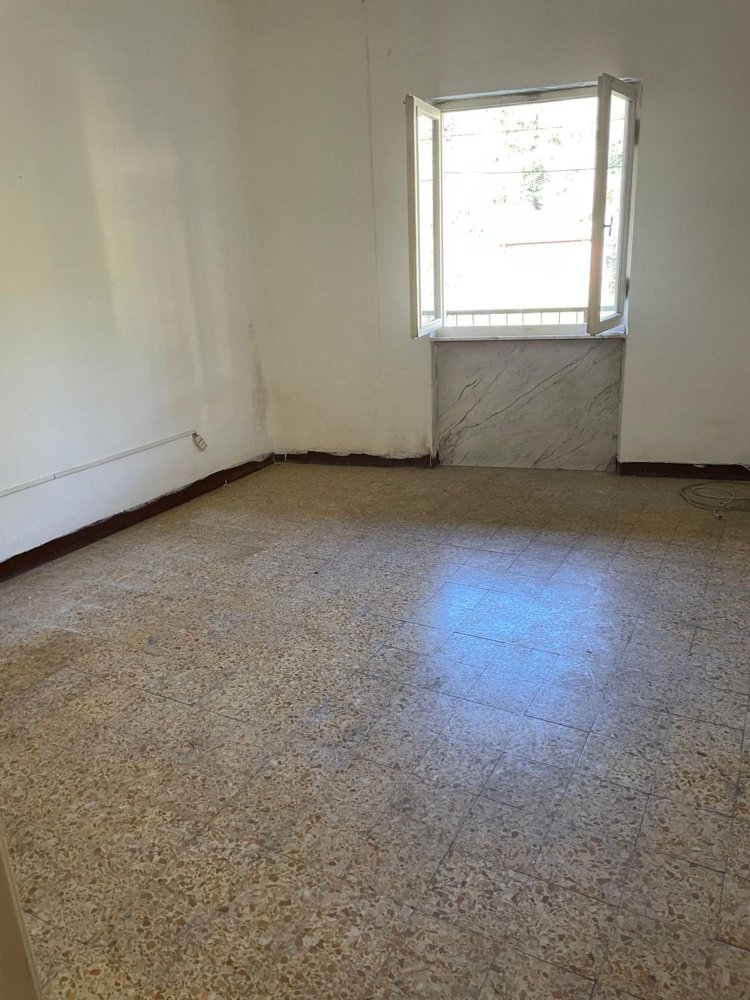 3 rooms House in Carrara, Italy No. 117723