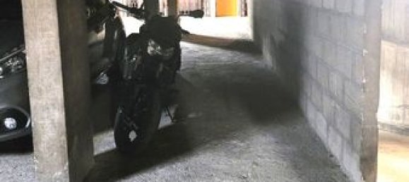 موقف سيارات في Paris, France رقم 280213 2