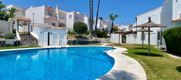 3 bedrooms Townhouse in Estepona, Spain No. 166172 2