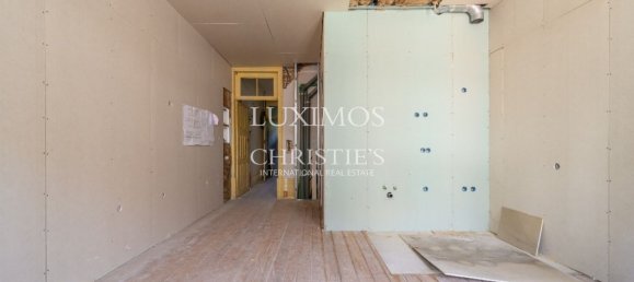 255m² Building in Porto, Portugal No. 104292 12