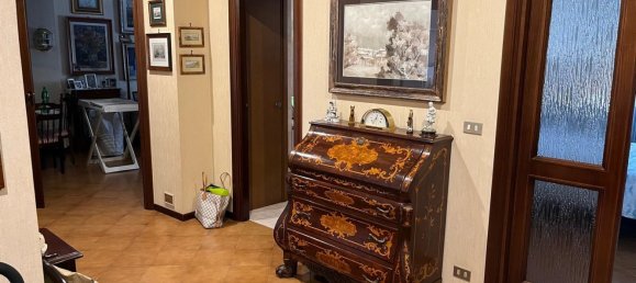 Apartamento de 4 dormitorios en Rome, Italy No. 376860 2