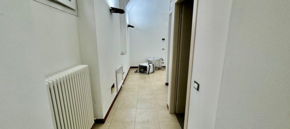 Büro in Piacenza, Italy 277m², Nr. 81630 2