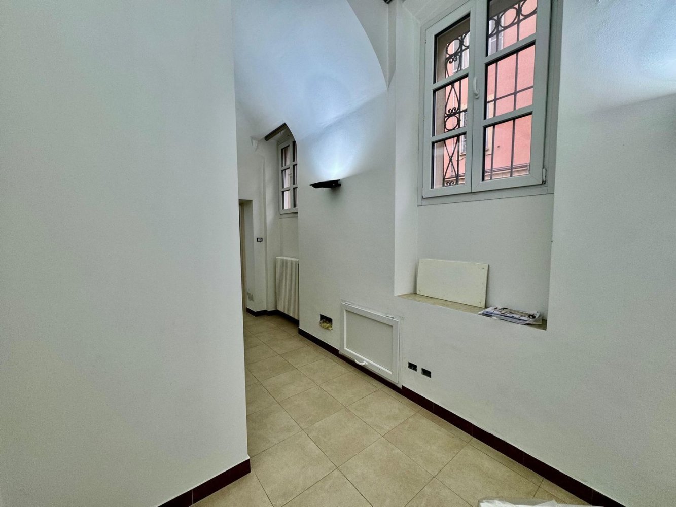 Büro in Piacenza, Italy 277m², Nr. 81630
