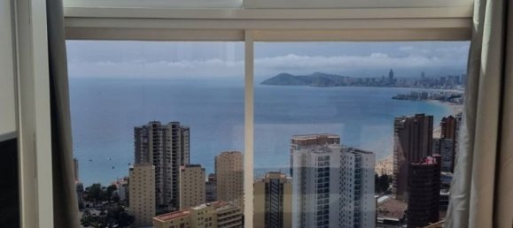 Apartamento de 2 dormitorios en Benidorm, Spain No. 189900 2